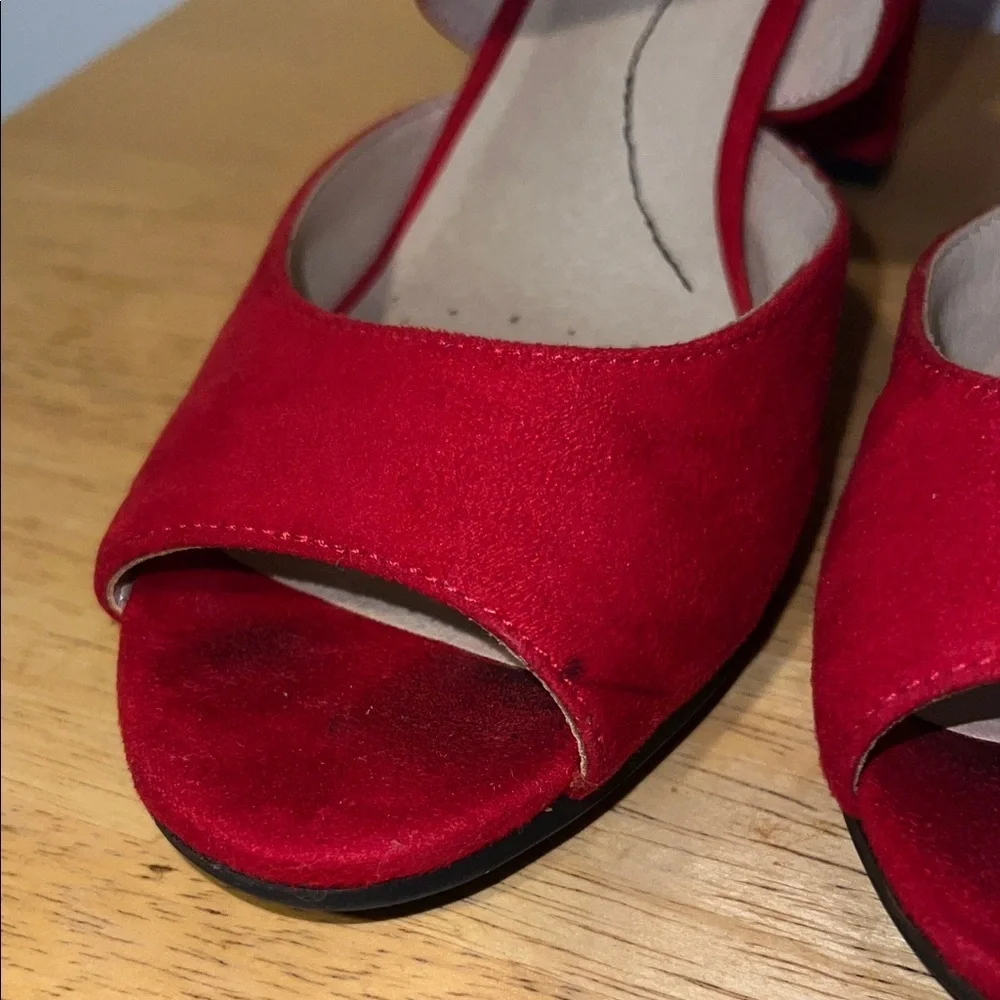 Life Stride Naturalizer Red Strappy 3” Heels
